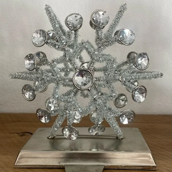 Elegant Silver Beaded Snowflake Stocking Holders – Set of 2 - Picture 3 of 10